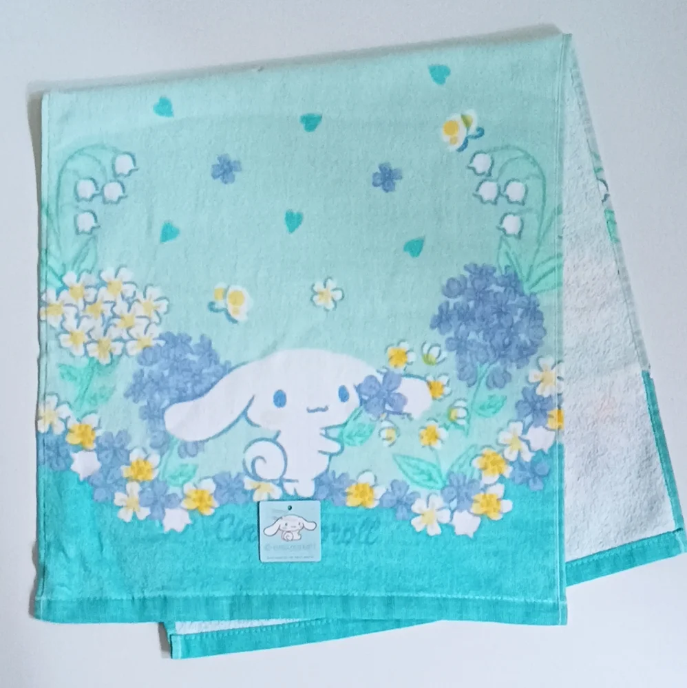 4 Sanrio characters small towels